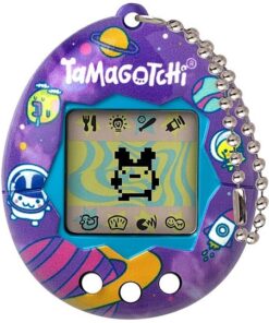 Bandai - Tamagotchi - Tamagotchi Original - Tama Universe - Elektronisches virtuelles Tier mit Farbdisplay, 3 Tasten und Spielen - Interaktives Tier auf Deutsch - Kinderspielzeug ab 8 Jahren - 42956